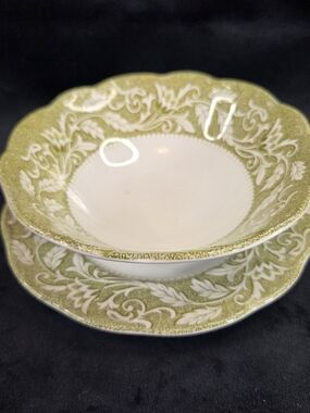 Vintage J. & G. Meakin "Renaissance Green" Sauce Bowl & Underplate Set